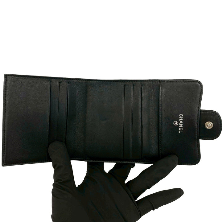 trifold wallet chanel