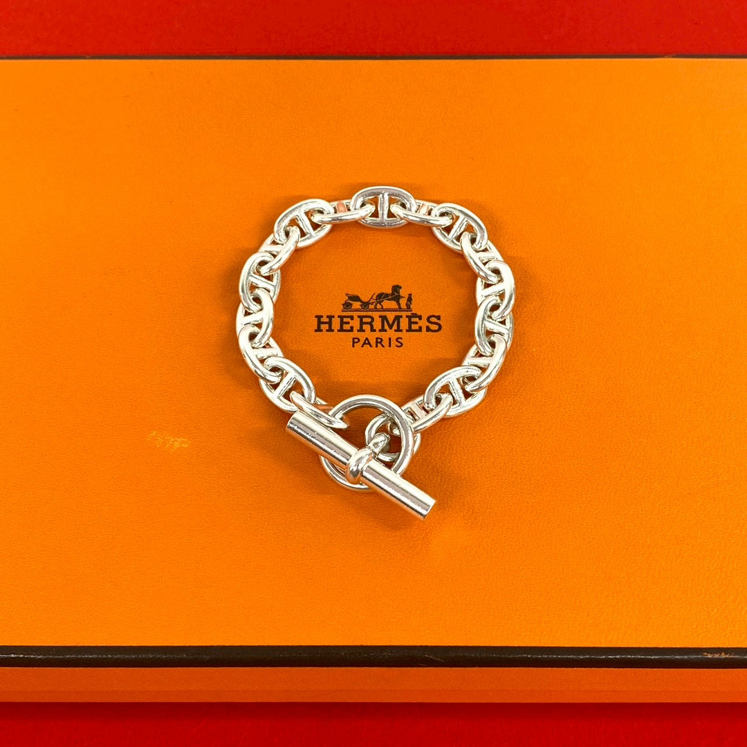 blurRubbingHermes Chaine d'Ancre PM 17 frames blurRubbingCut