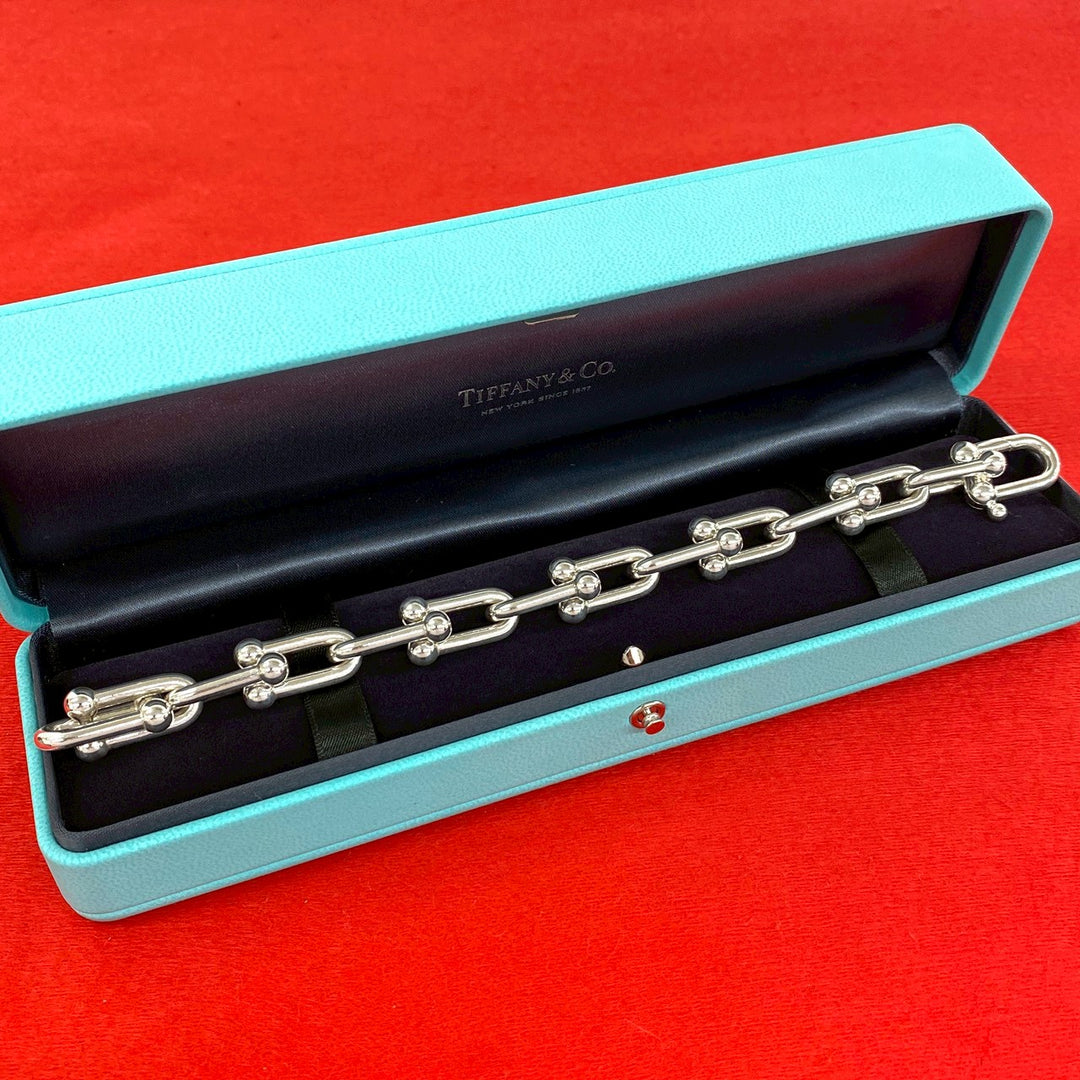 blurRubbingTiffany Hardware Large Link BureRubbingCut